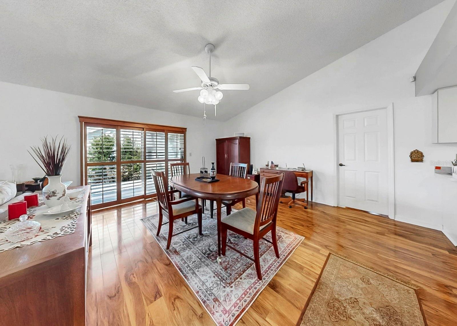 Image 17 of 47 For 2003 New Bedford Drive