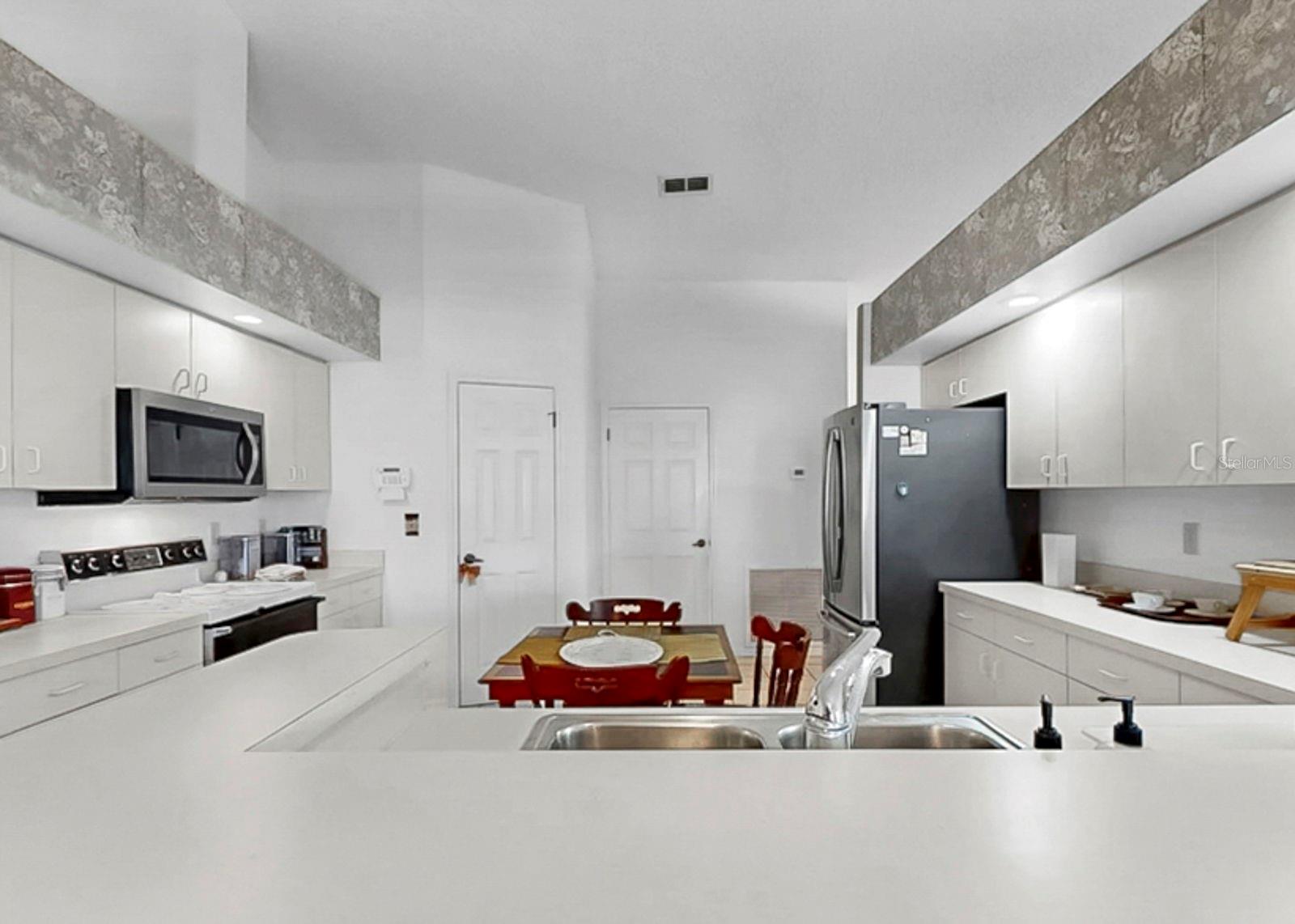 Image 23 of 47 For 2003 New Bedford Drive