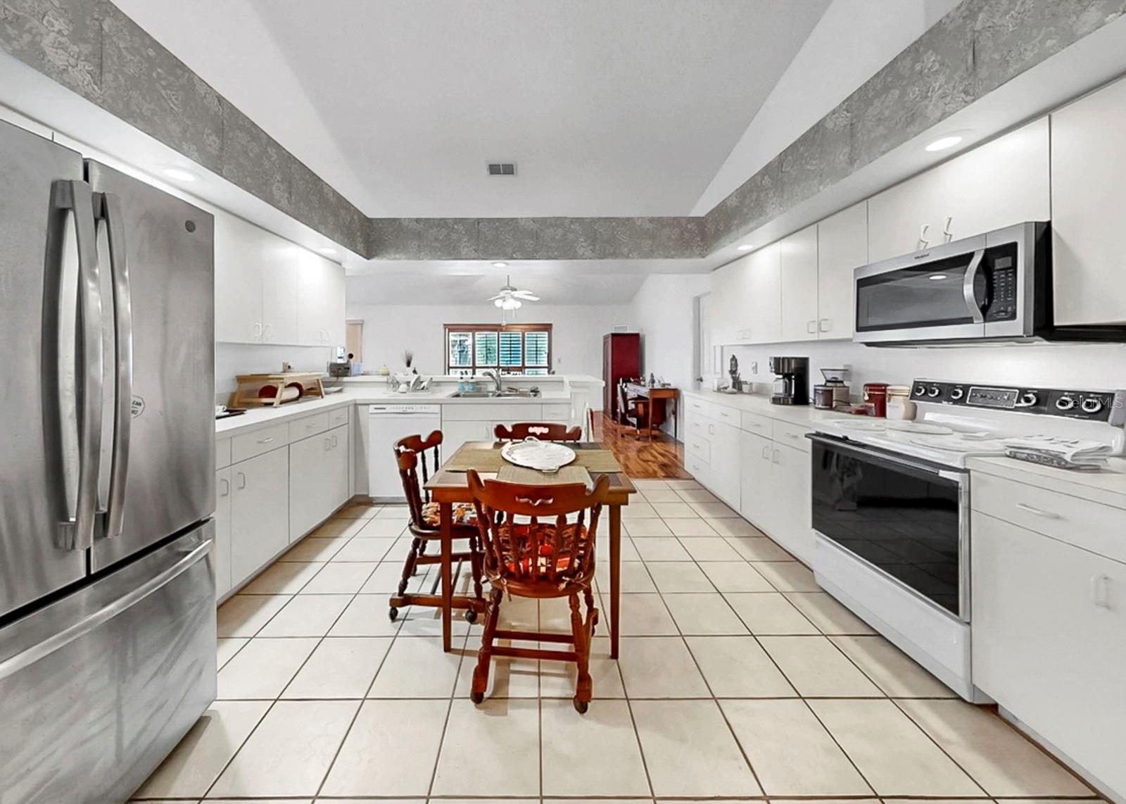 Image 25 of 47 For 2003 New Bedford Drive