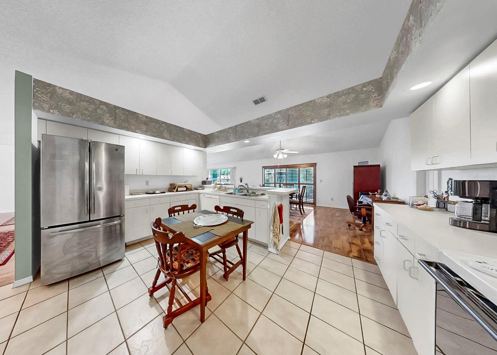 Image 26 of 47 For 2003 New Bedford Drive