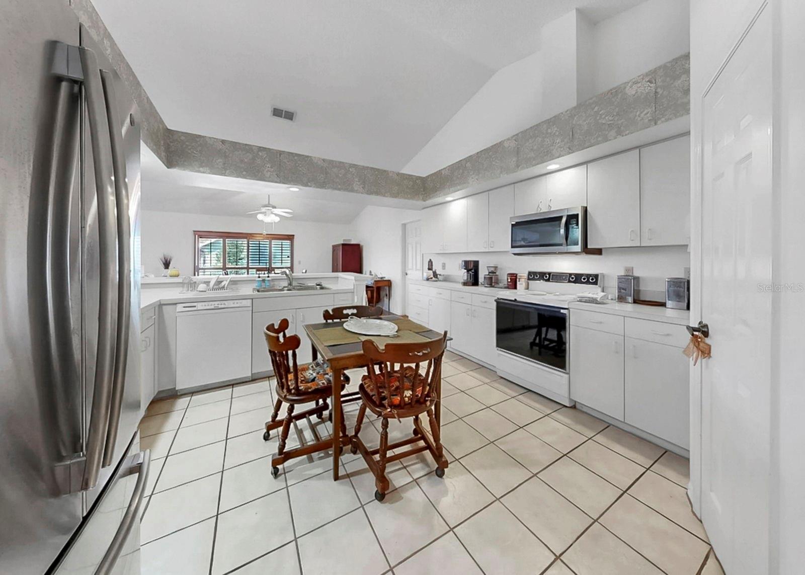 Image 27 of 47 For 2003 New Bedford Drive