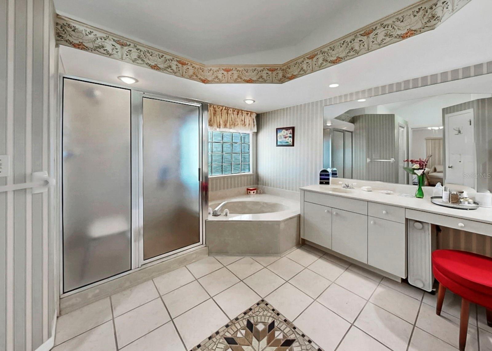 Image 32 of 47 For 2003 New Bedford Drive