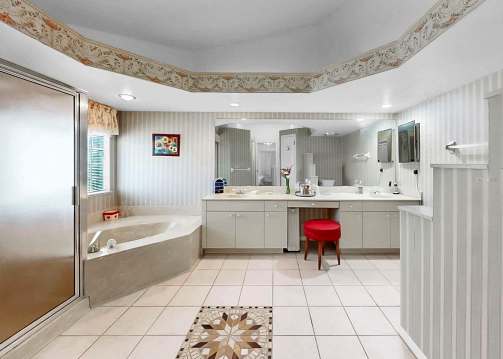 Image 34 of 47 For 2003 New Bedford Drive