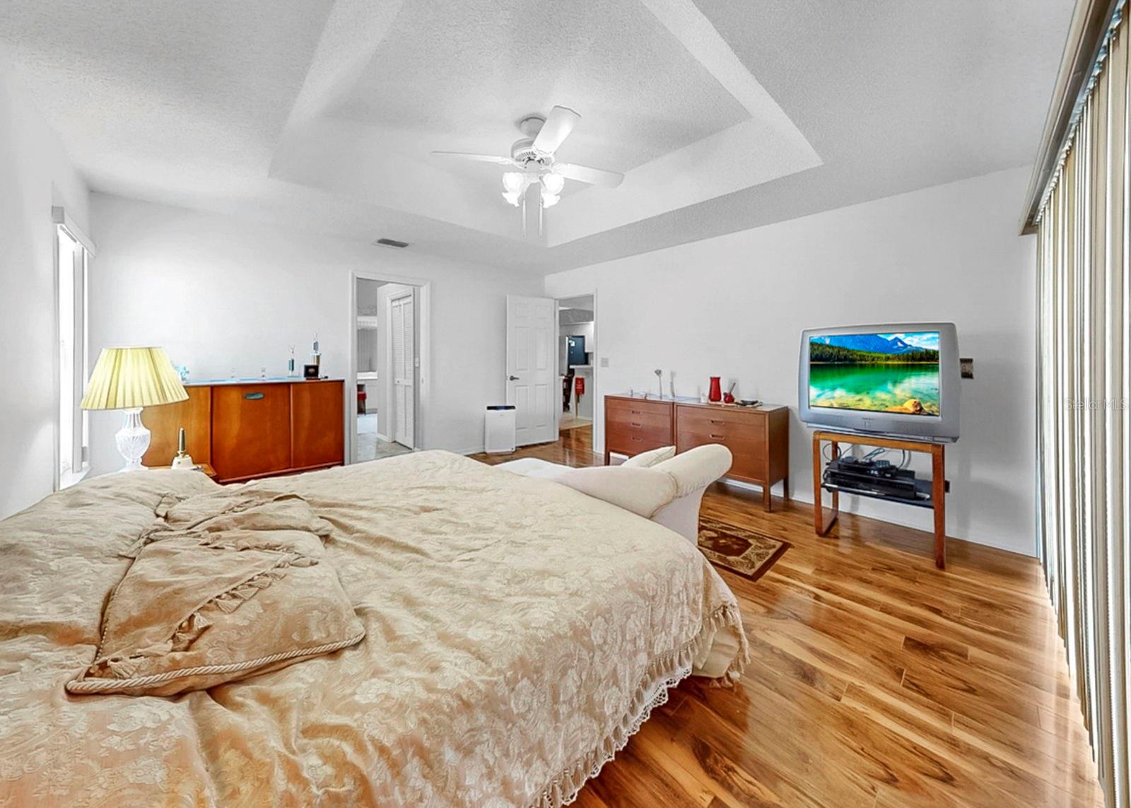 Image 36 of 47 For 2003 New Bedford Drive