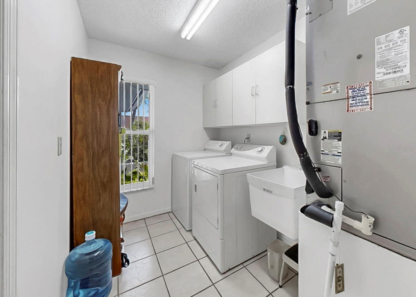 Image 37 of 47 For 2003 New Bedford Drive