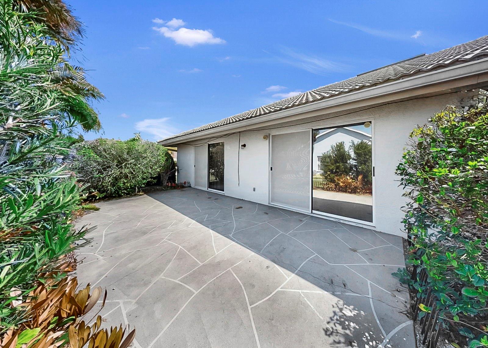 Image 38 of 47 For 2003 New Bedford Drive