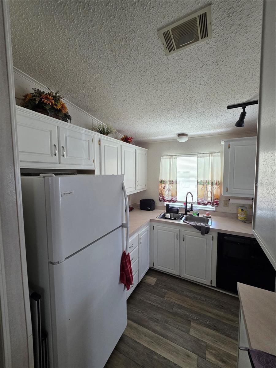 Image 11 of 26 For 340 Canal Way