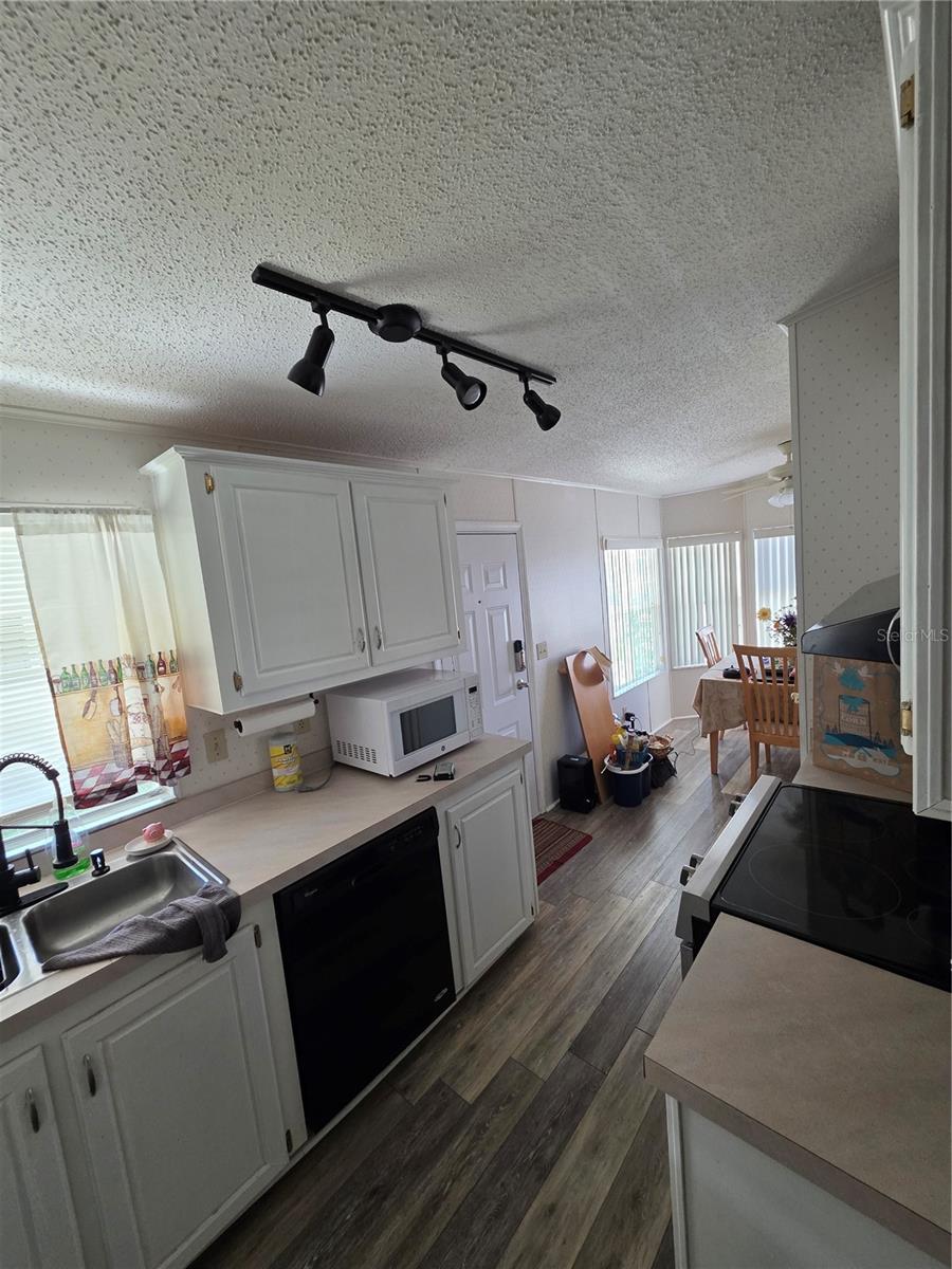 Image 8 of 26 For 340 Canal Way