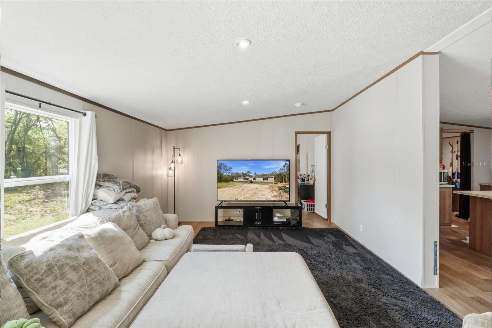 Image 14 of 47 For 7290 110th Avenue