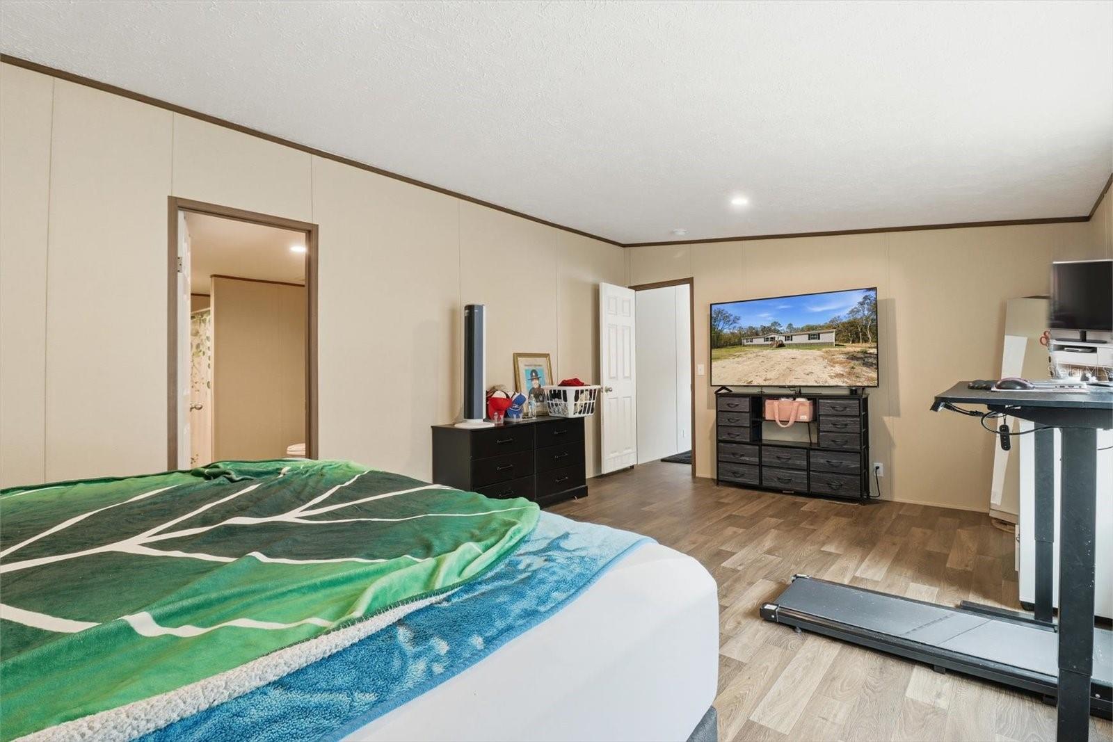 Image 16 of 47 For 7290 110th Avenue