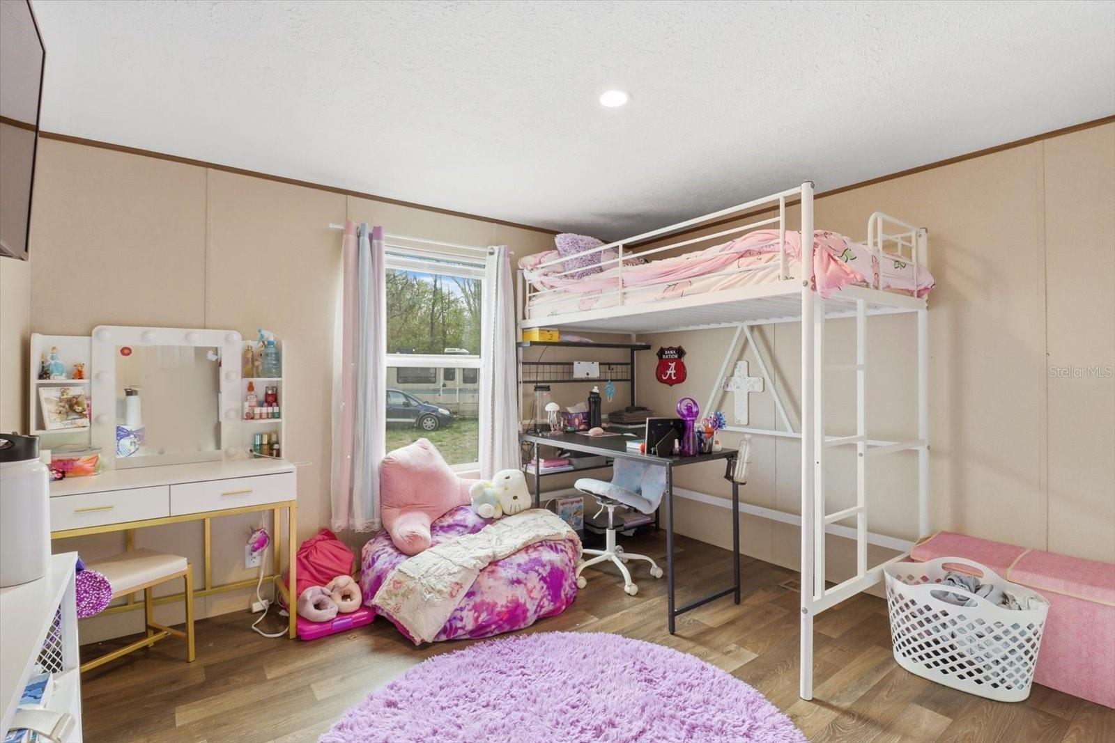 Image 19 of 47 For 7290 110th Avenue