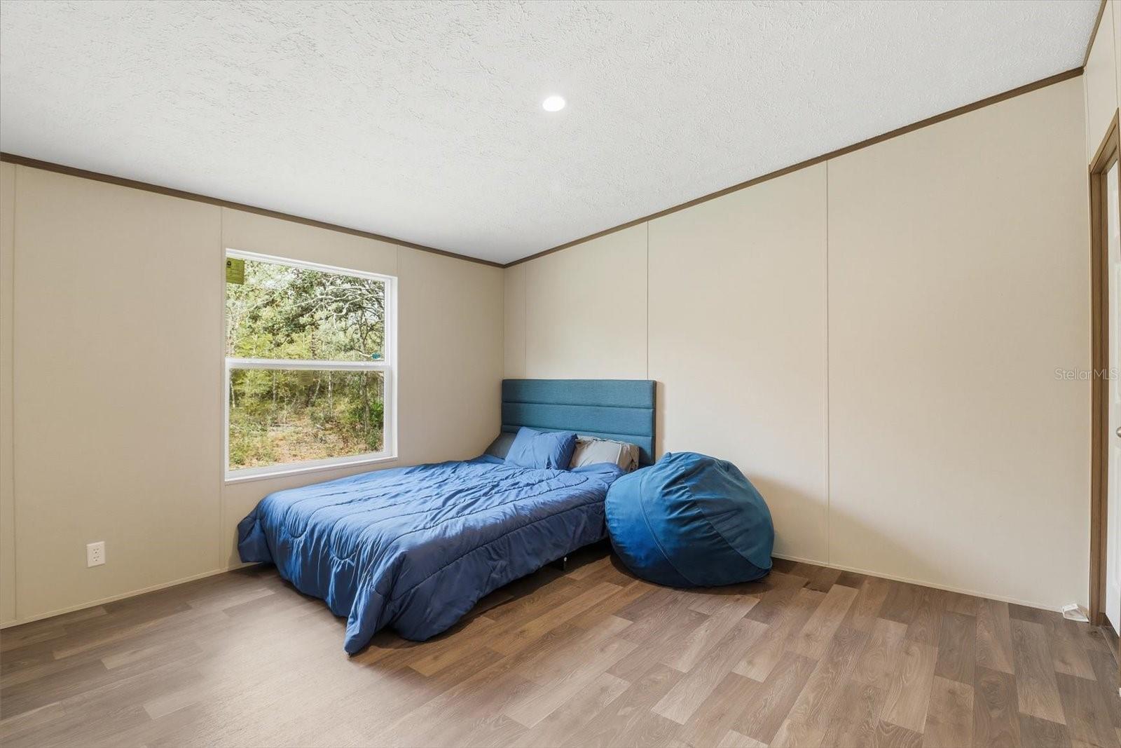 Image 25 of 47 For 7290 110th Avenue