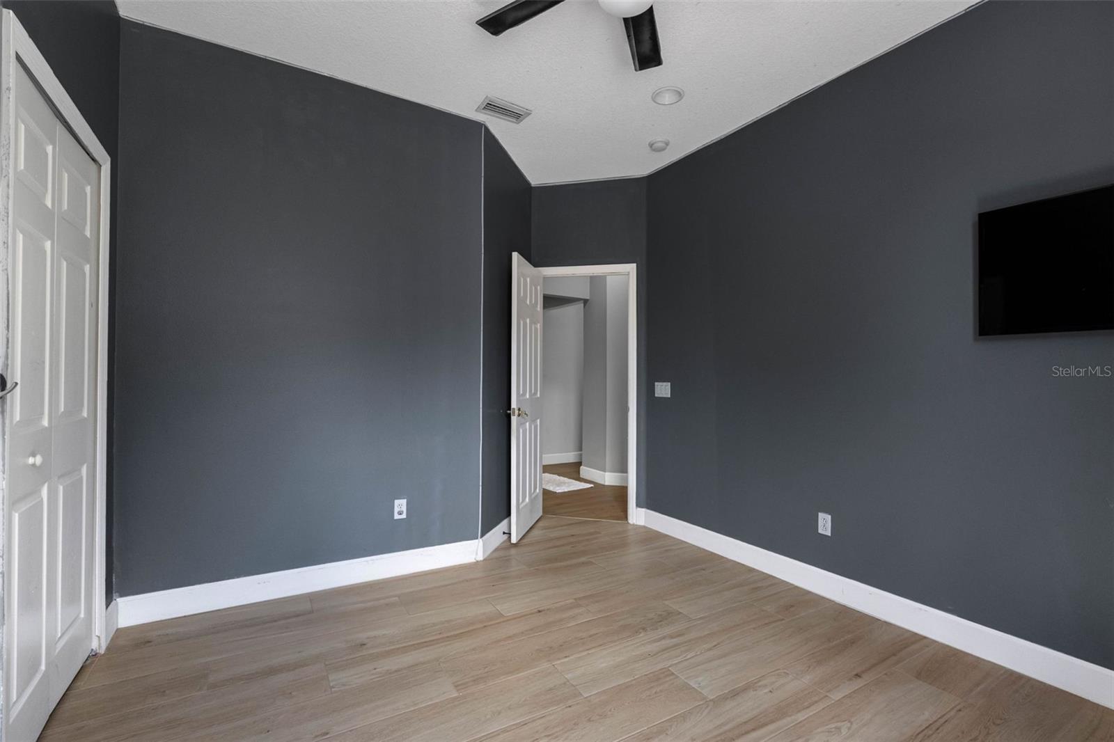 Image 14 of 55 For 16750 Ivy Lake Drive