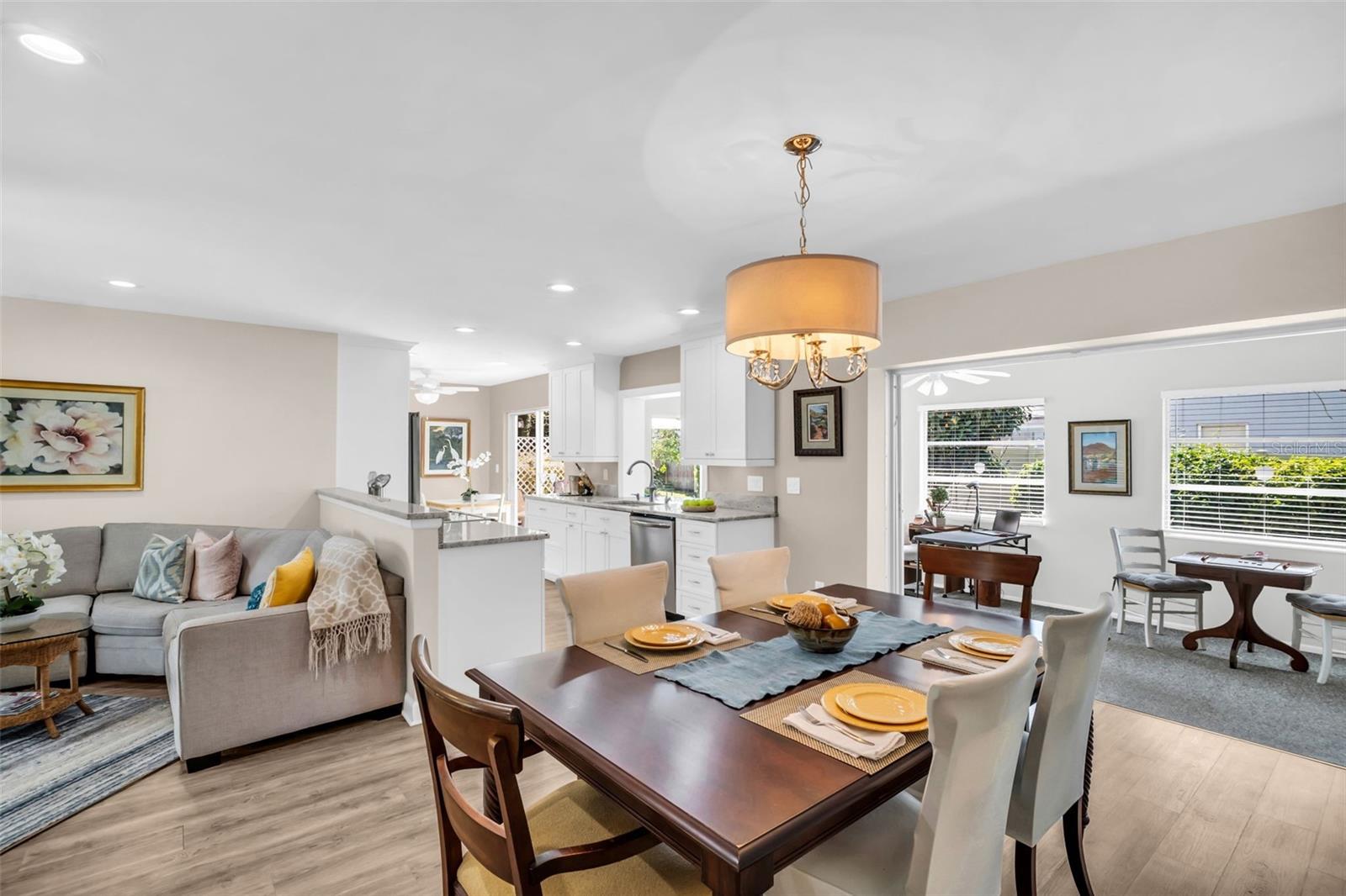 Image 18 of 64 For 2938 Macalpin Drive W