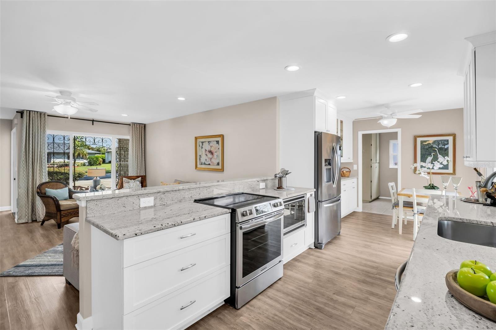 Image 19 of 64 For 2938 Macalpin Drive W