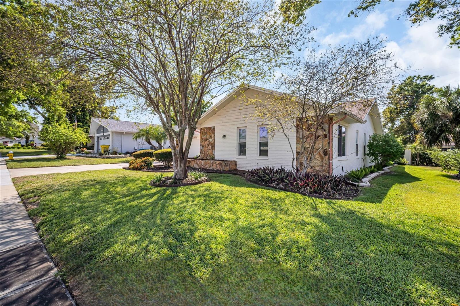 Image 2 of 64 For 2938 Macalpin Drive W