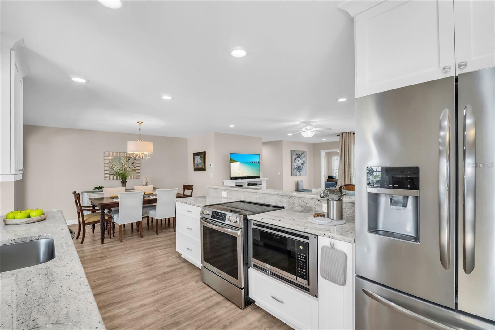 Image 21 of 64 For 2938 Macalpin Drive W