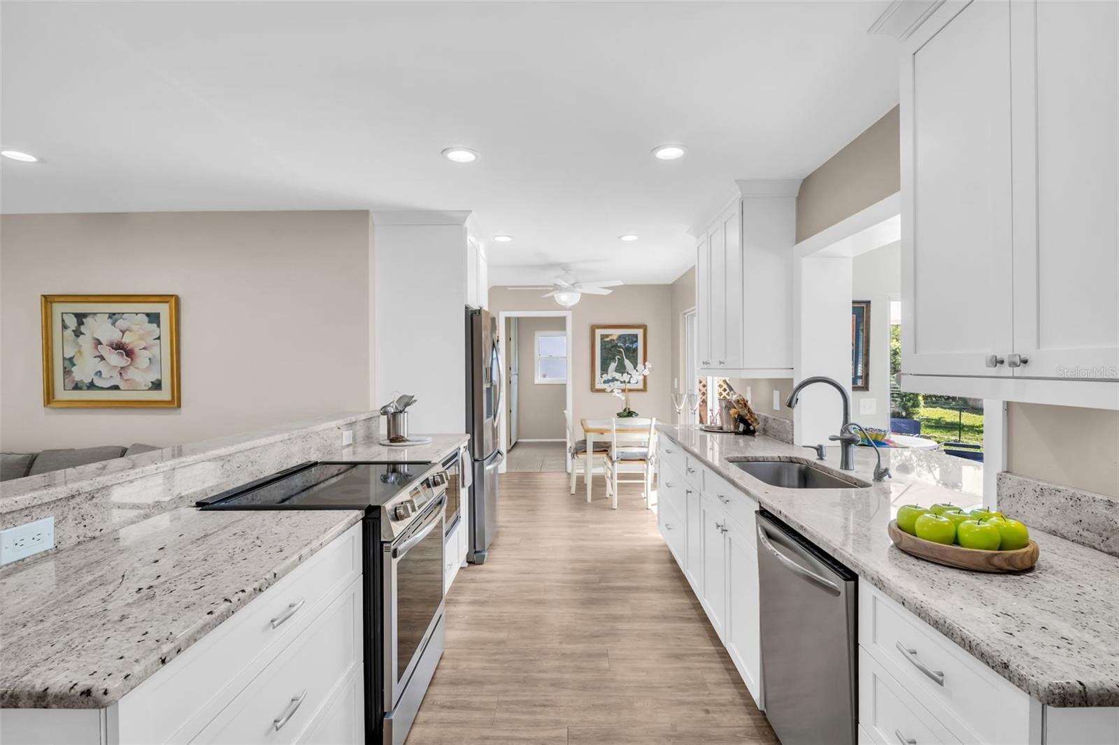 Image 23 of 64 For 2938 Macalpin Drive W