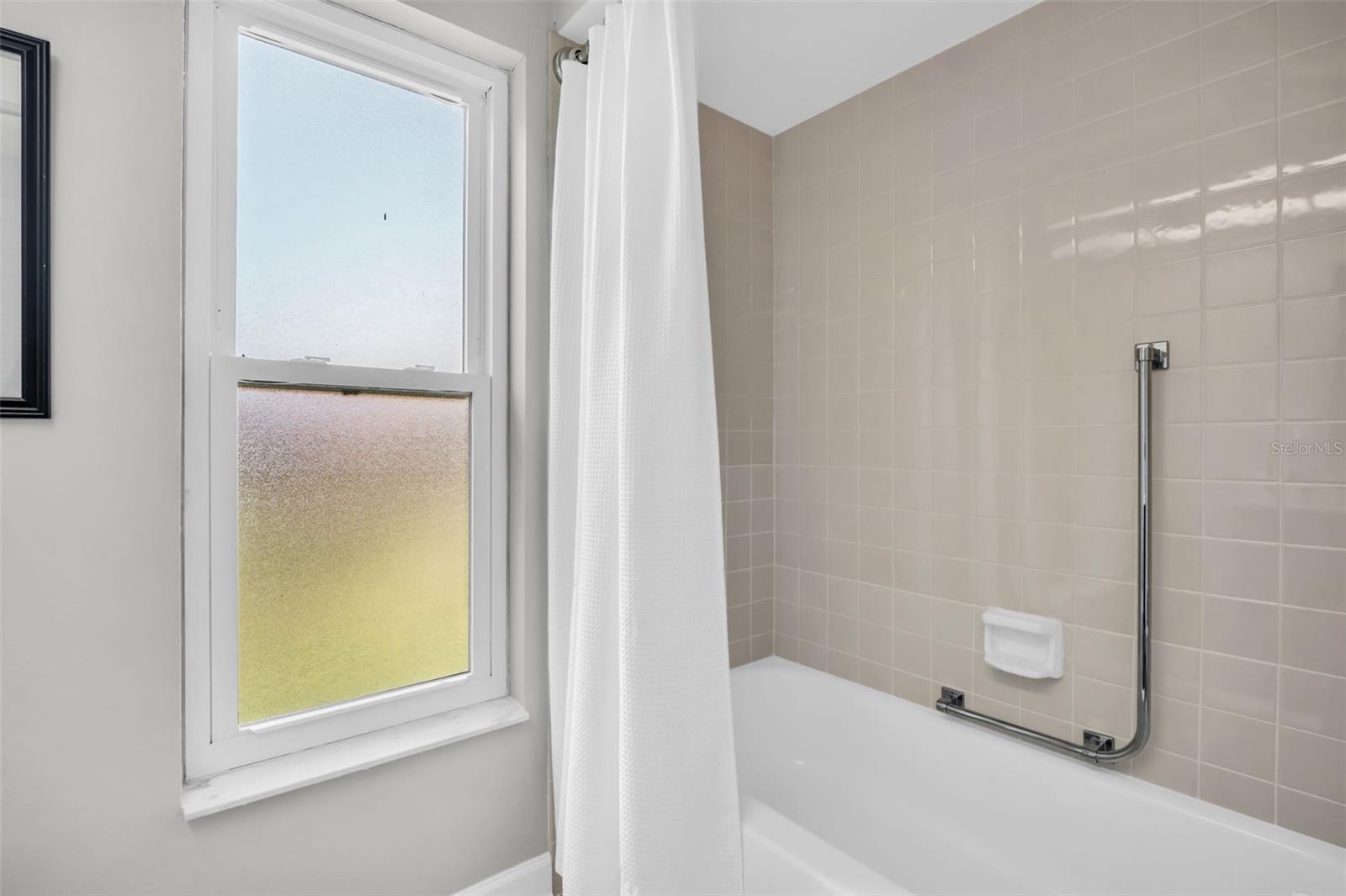 Image 41 of 64 For 2938 Macalpin Drive W