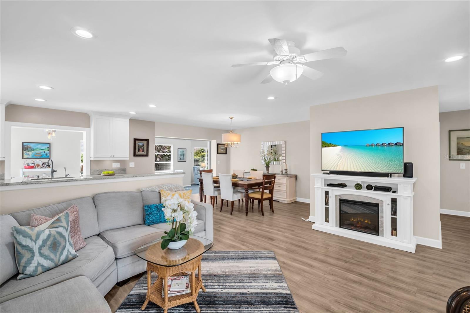 Image 9 of 64 For 2938 Macalpin Drive W