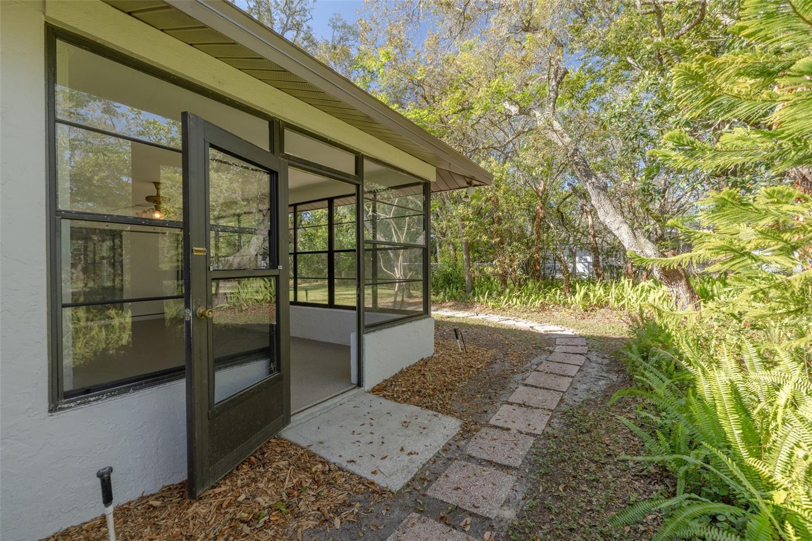 Image 38 of 45 For 1101 Dagmar Avenue