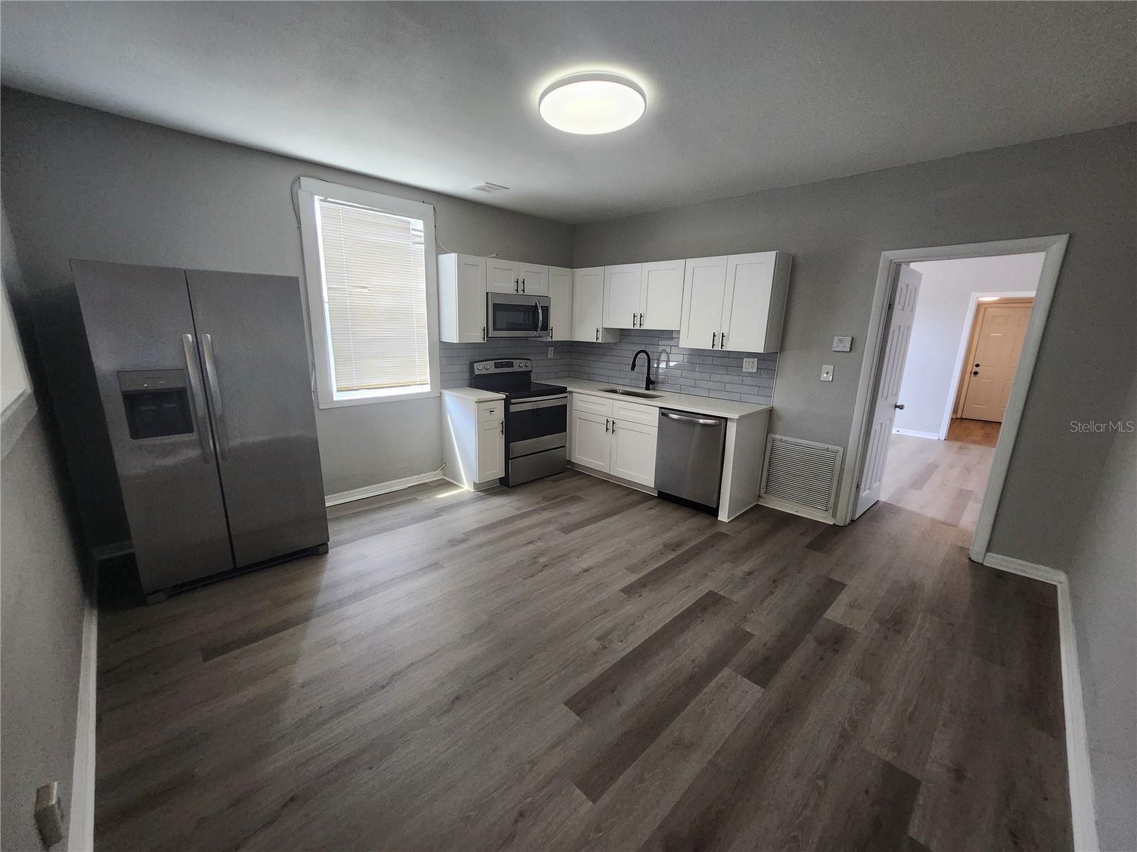 Image 5 of 10 For 2406 Clark Street A