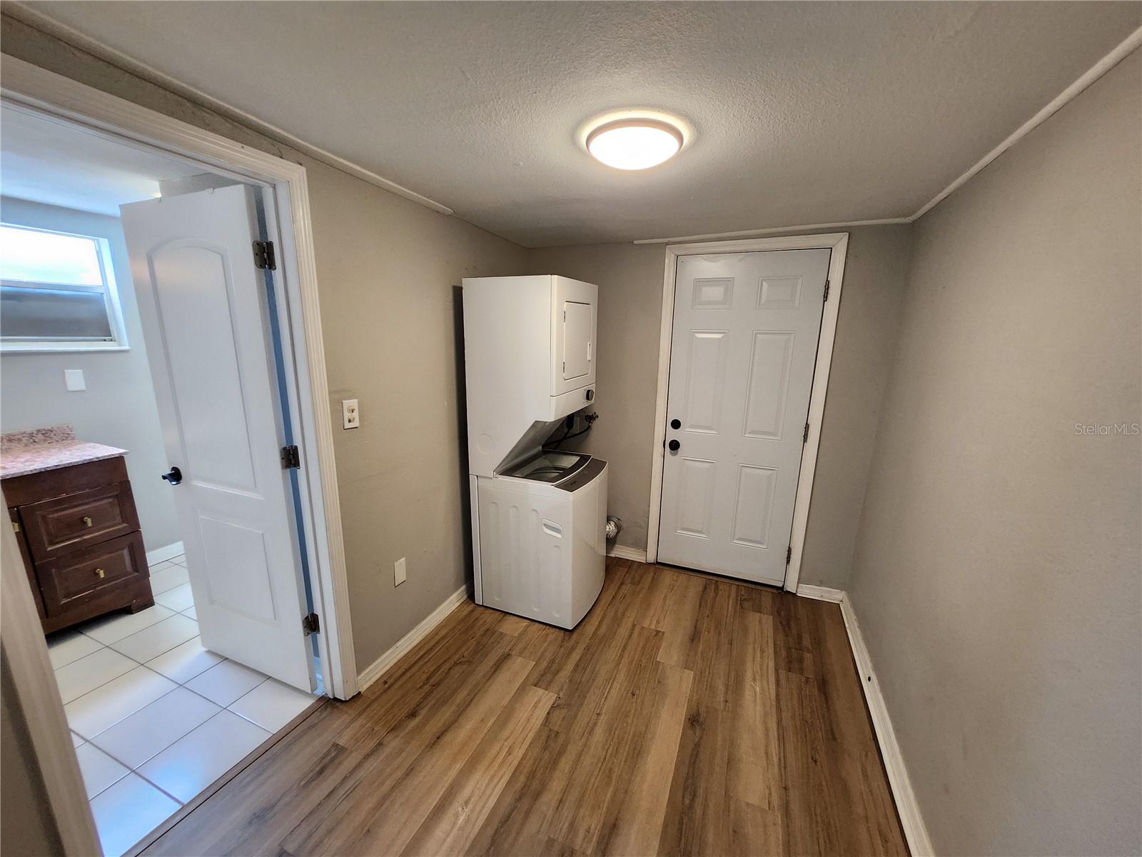 Image 9 of 10 For 2406 Clark Street A