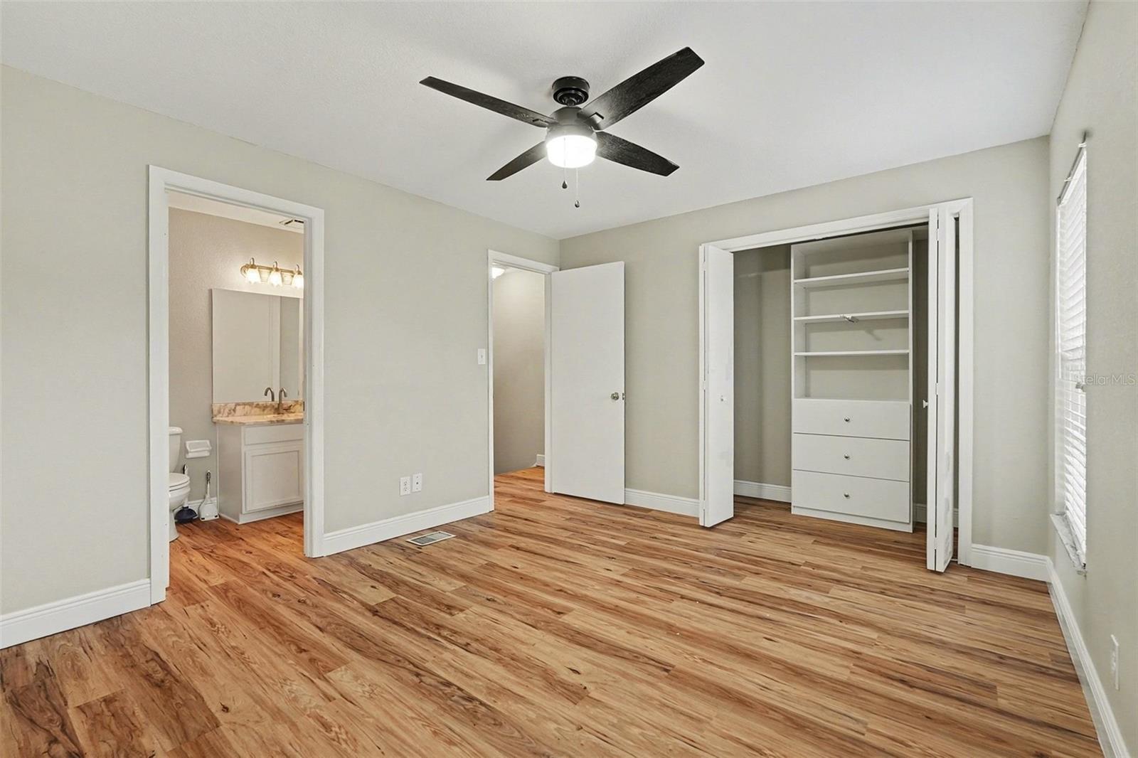 Image 12 of 21 For 37306 Embassy Park Lane