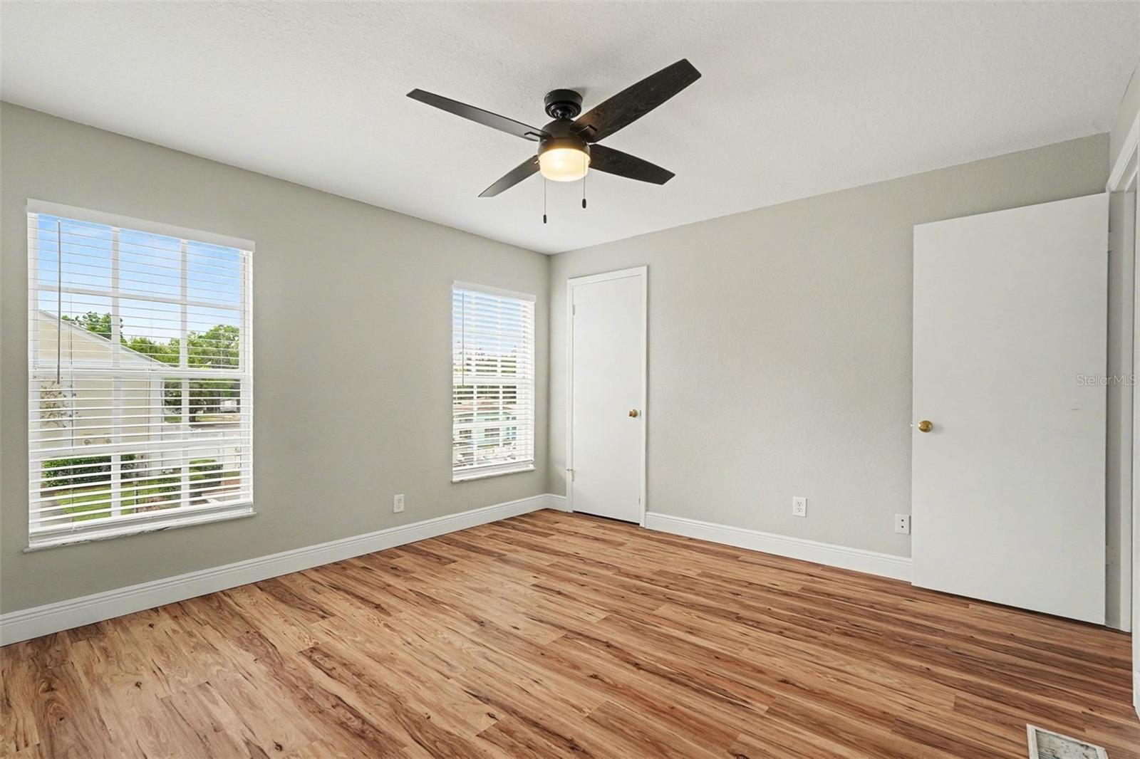 Image 18 of 21 For 37306 Embassy Park Lane