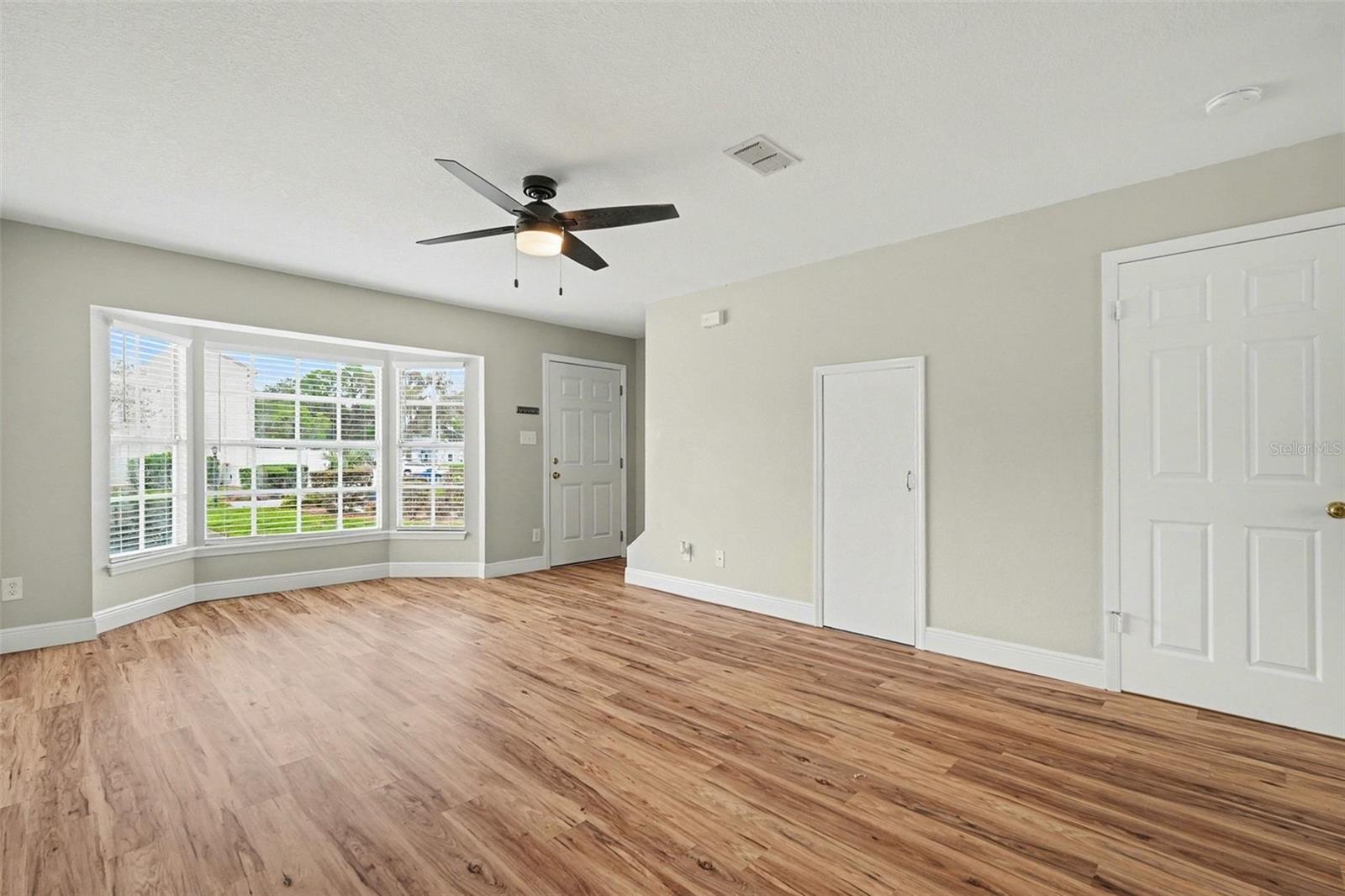 Image 3 of 21 For 37306 Embassy Park Lane