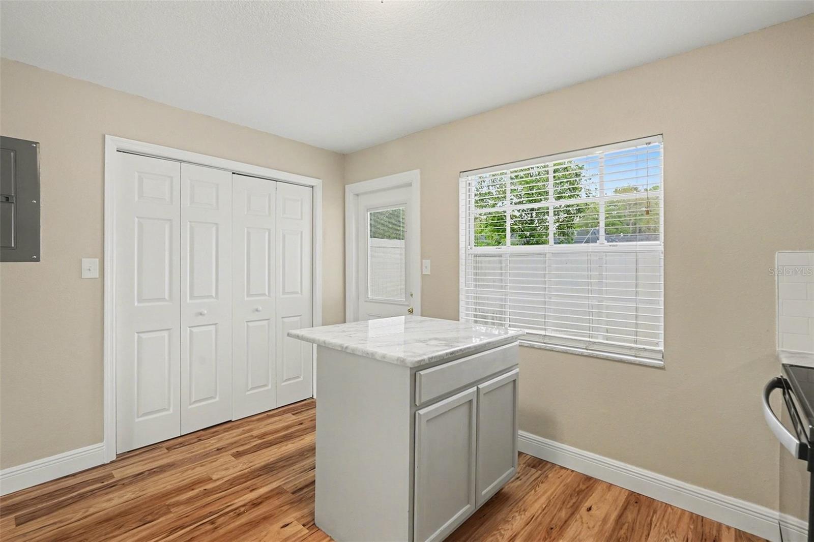 Image 9 of 21 For 37306 Embassy Park Lane