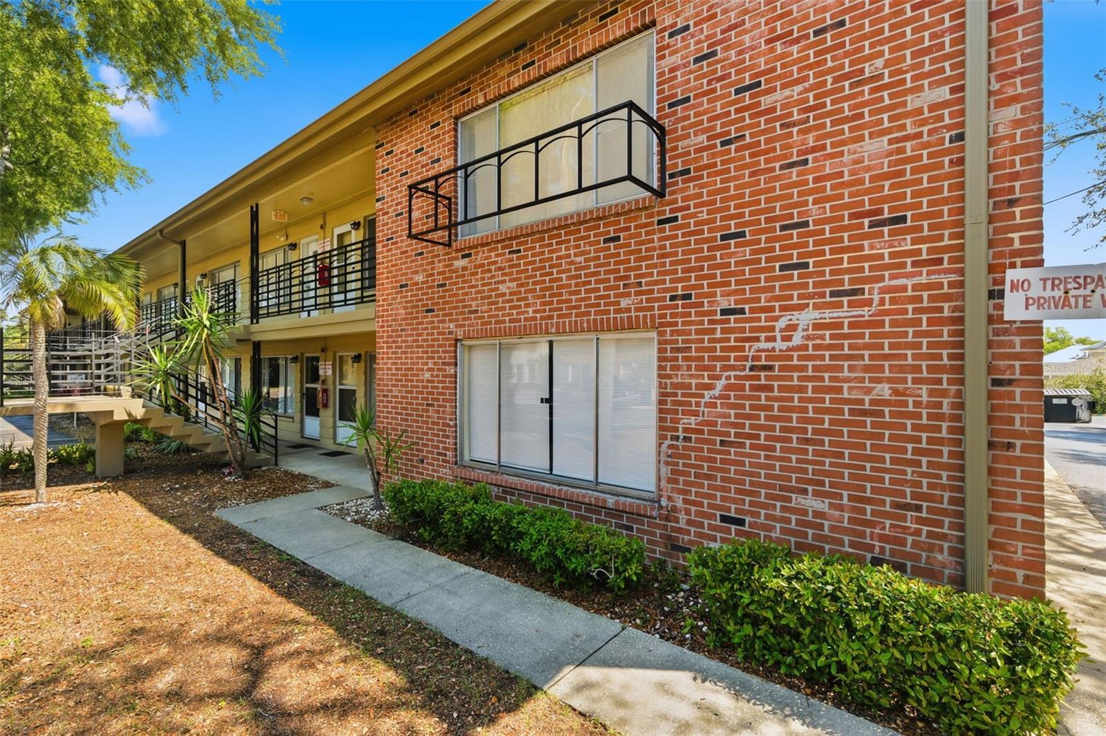 Image 2 of 52 For 1257 Drew Street 14