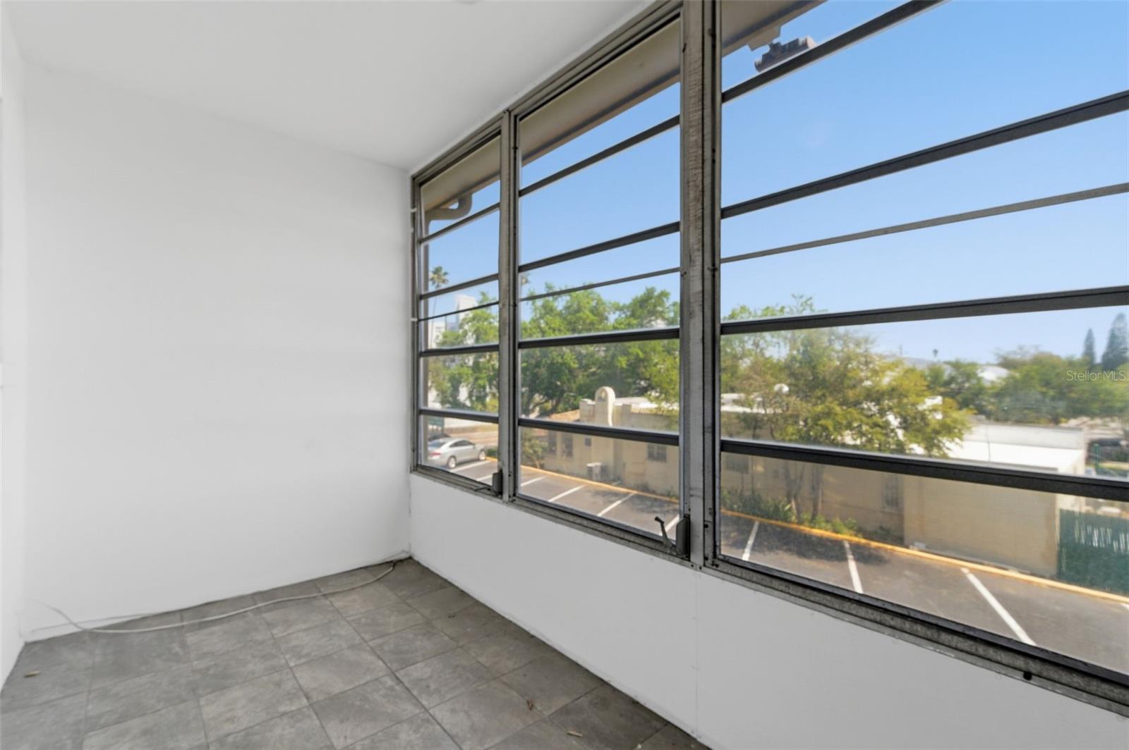 Image 25 of 52 For 1257 Drew Street 14