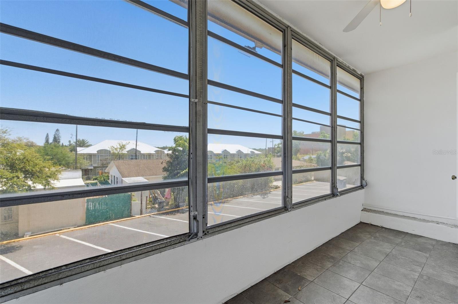 Image 26 of 52 For 1257 Drew Street 14