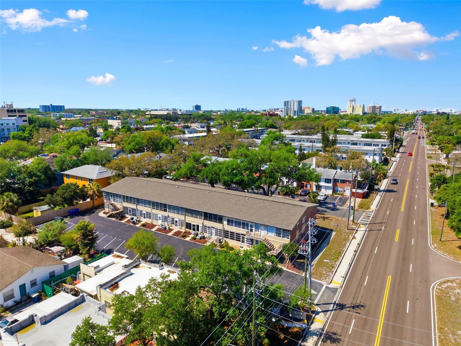 Image 32 of 52 For 1257 Drew Street 14