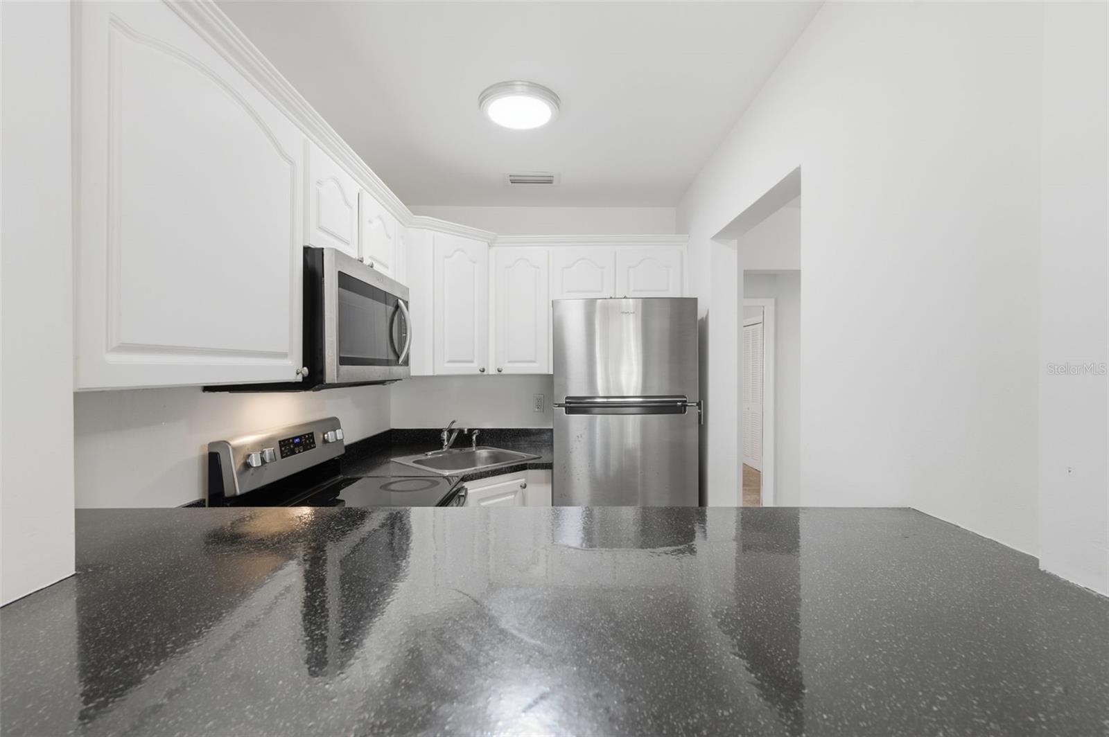 Image 7 of 52 For 1257 Drew Street 14