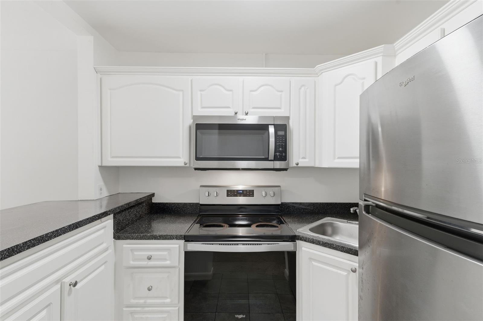 Image 8 of 52 For 1257 Drew Street 14