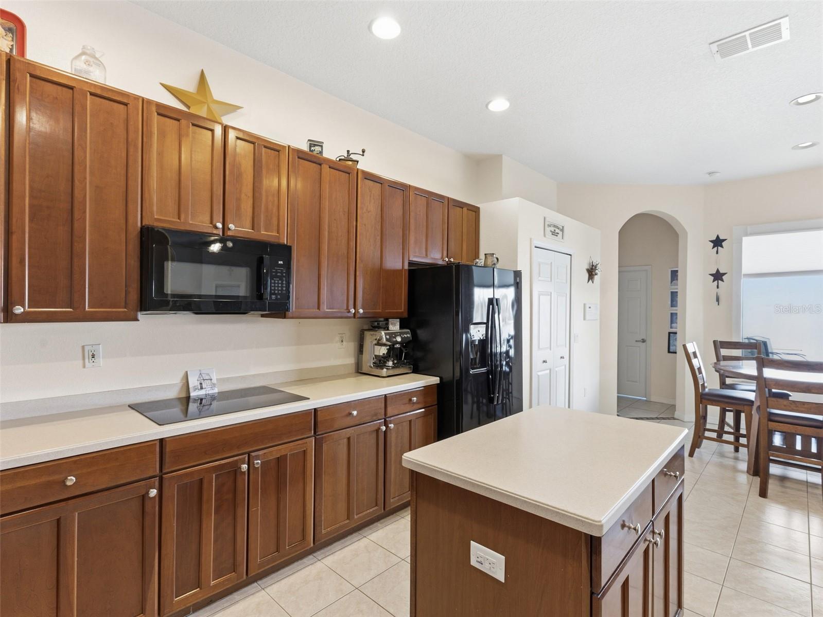 Image 12 of 53 For 22548 Cliffside Way