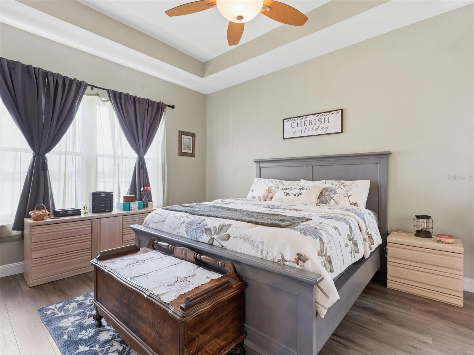 Image 17 of 53 For 22548 Cliffside Way