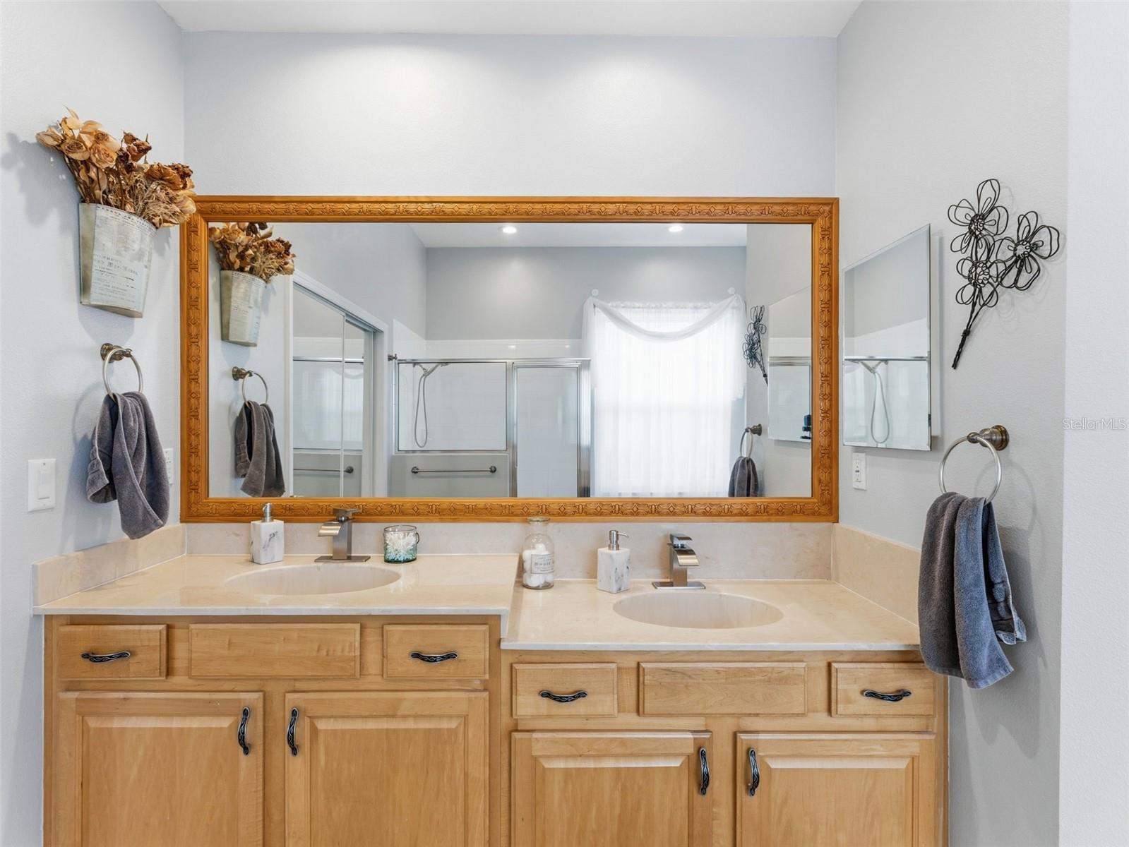 Image 20 of 53 For 22548 Cliffside Way