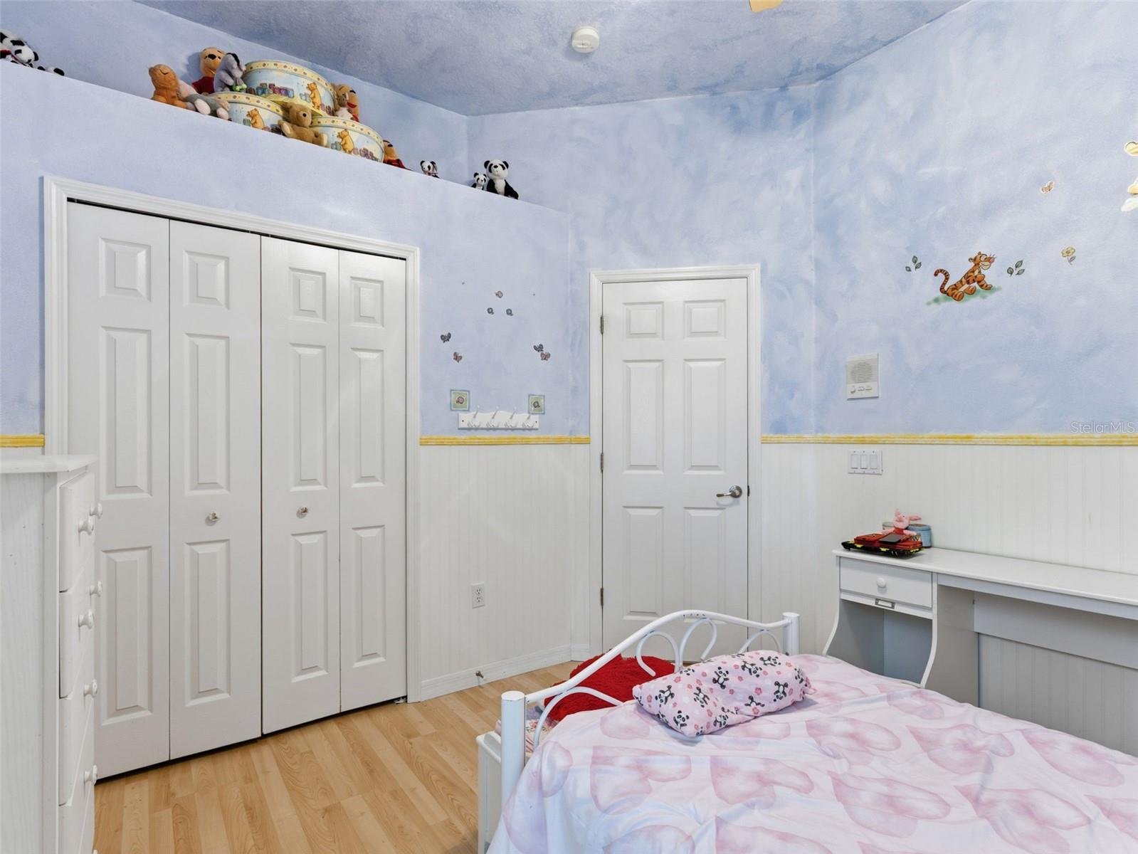 Image 26 of 53 For 22548 Cliffside Way