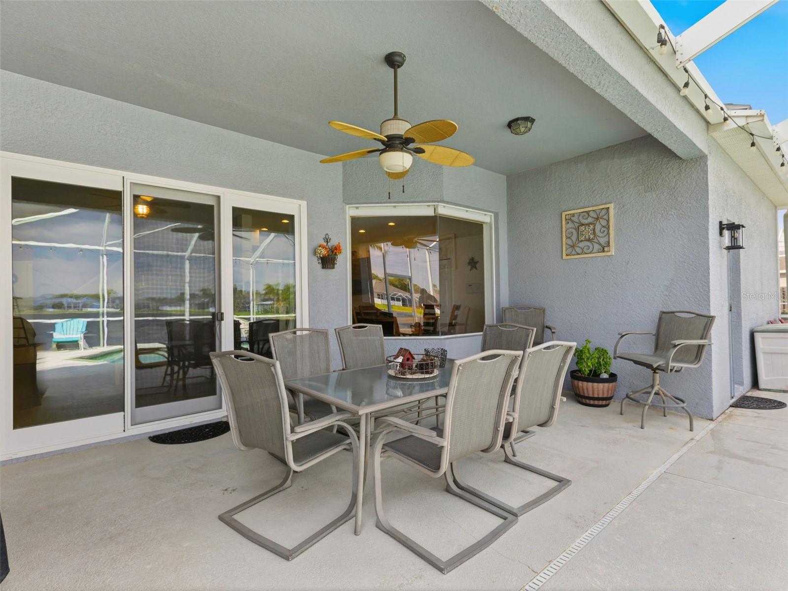 Image 35 of 53 For 22548 Cliffside Way