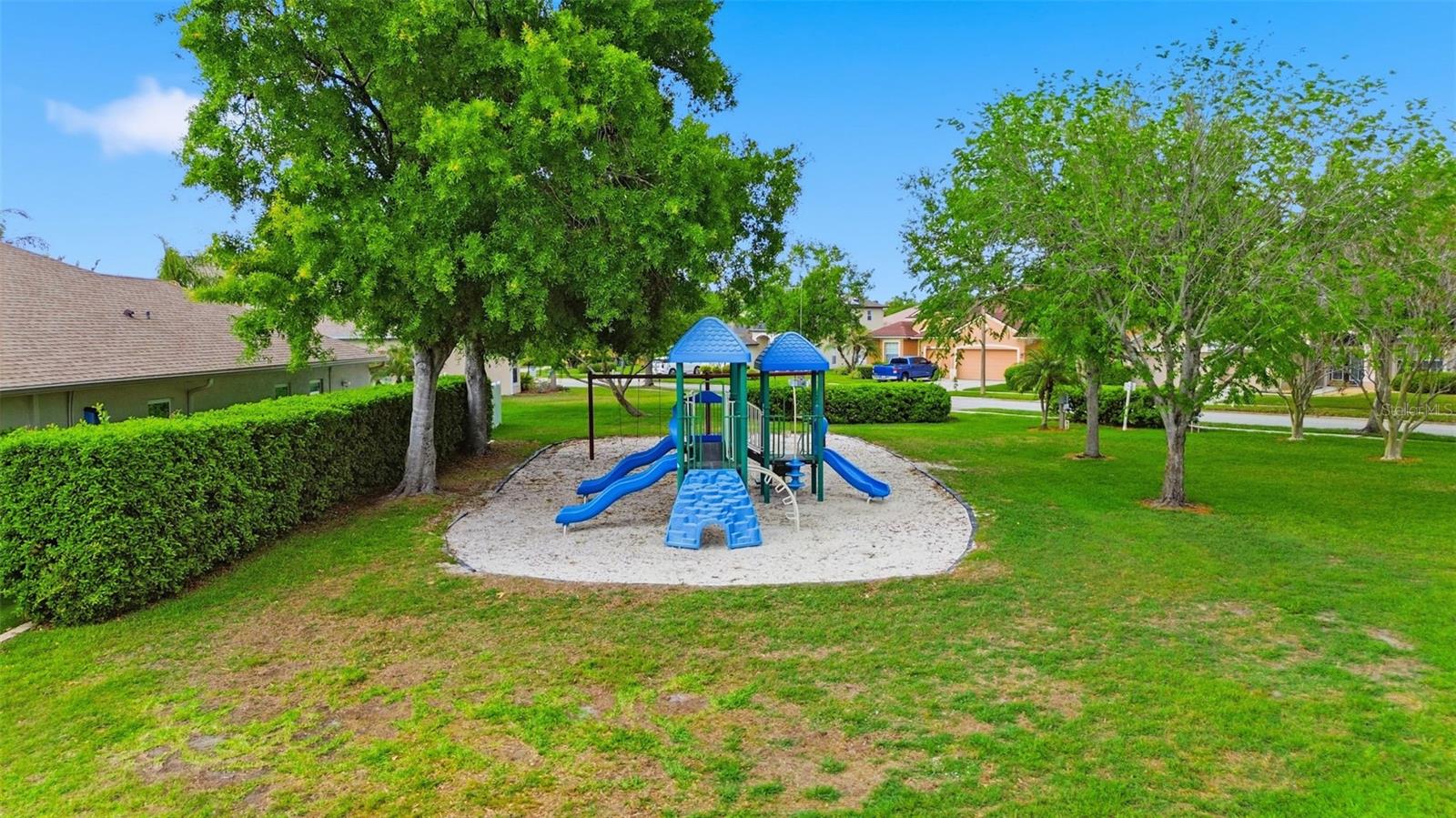 Image 44 of 53 For 22548 Cliffside Way