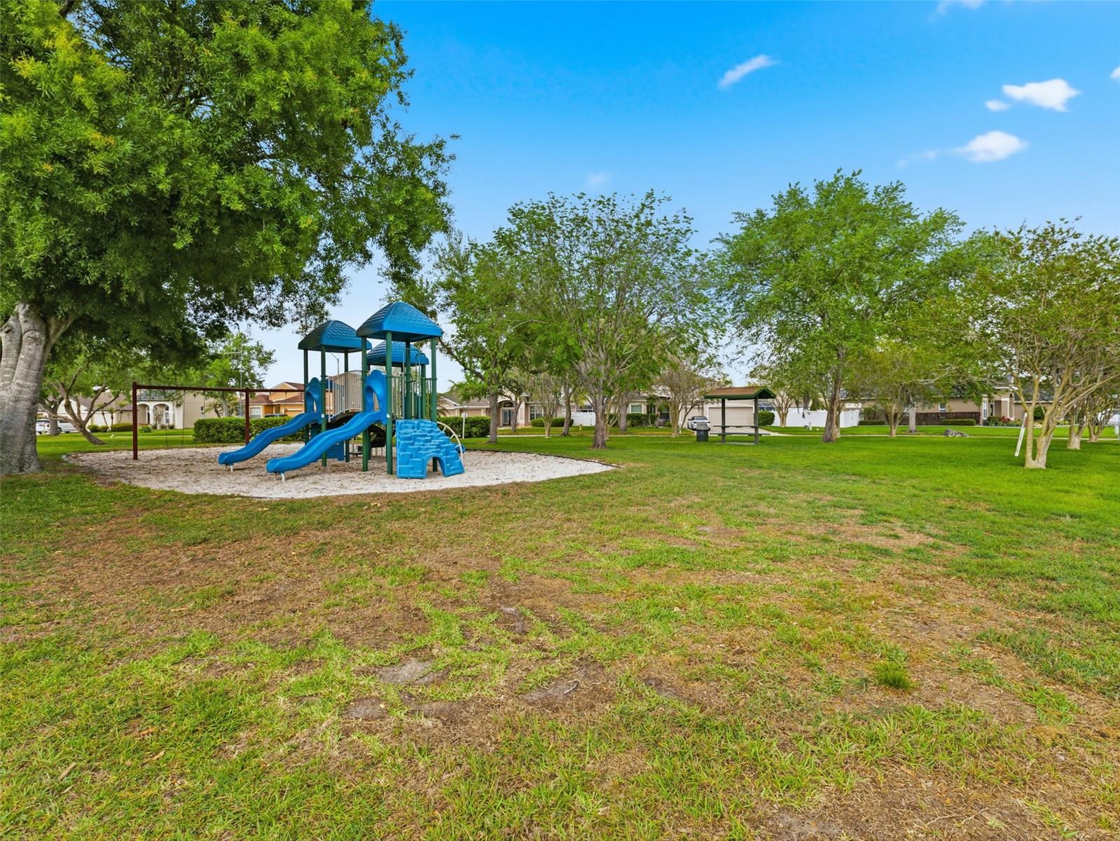 Image 45 of 53 For 22548 Cliffside Way