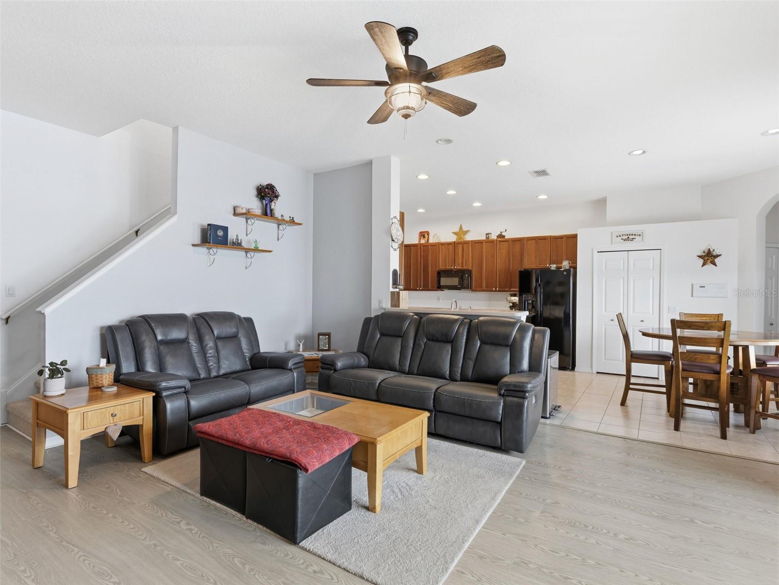 Image 7 of 53 For 22548 Cliffside Way