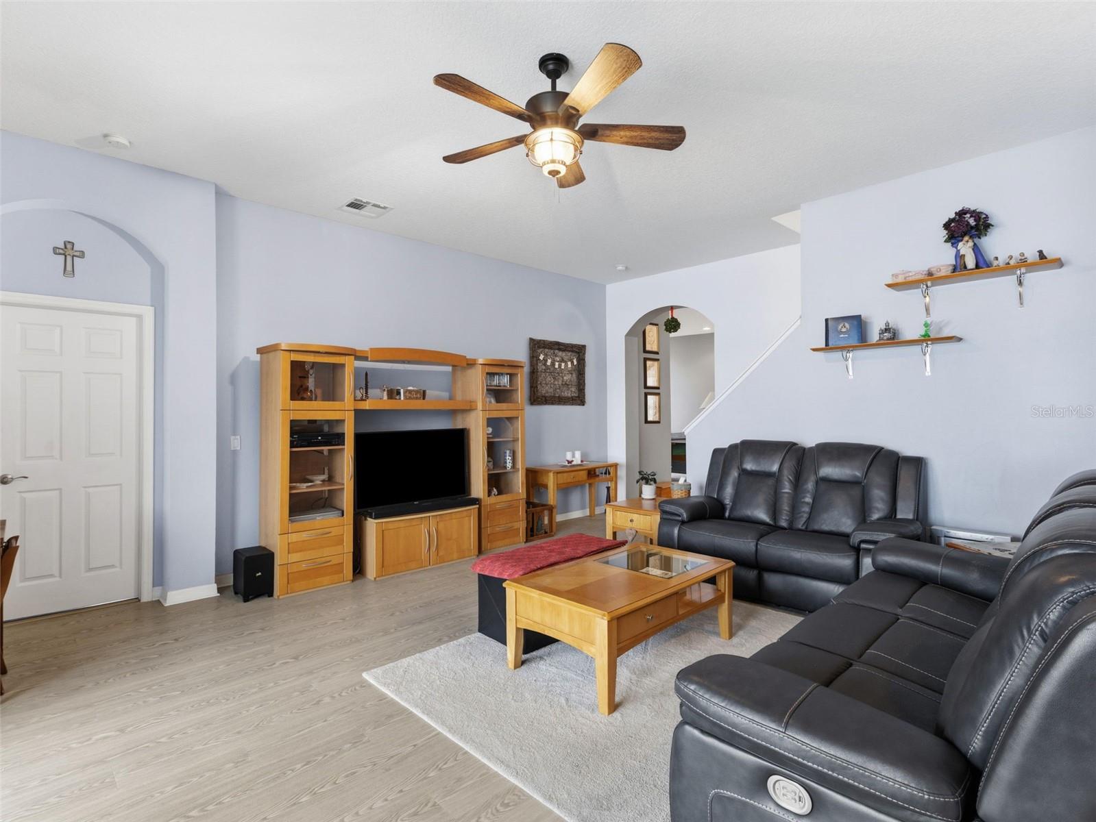 Image 8 of 53 For 22548 Cliffside Way