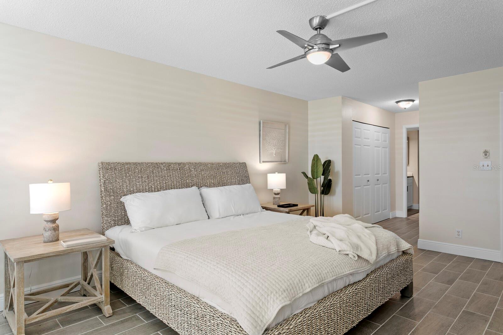 Image 13 of 22 For 100 Oakmont Lane 105