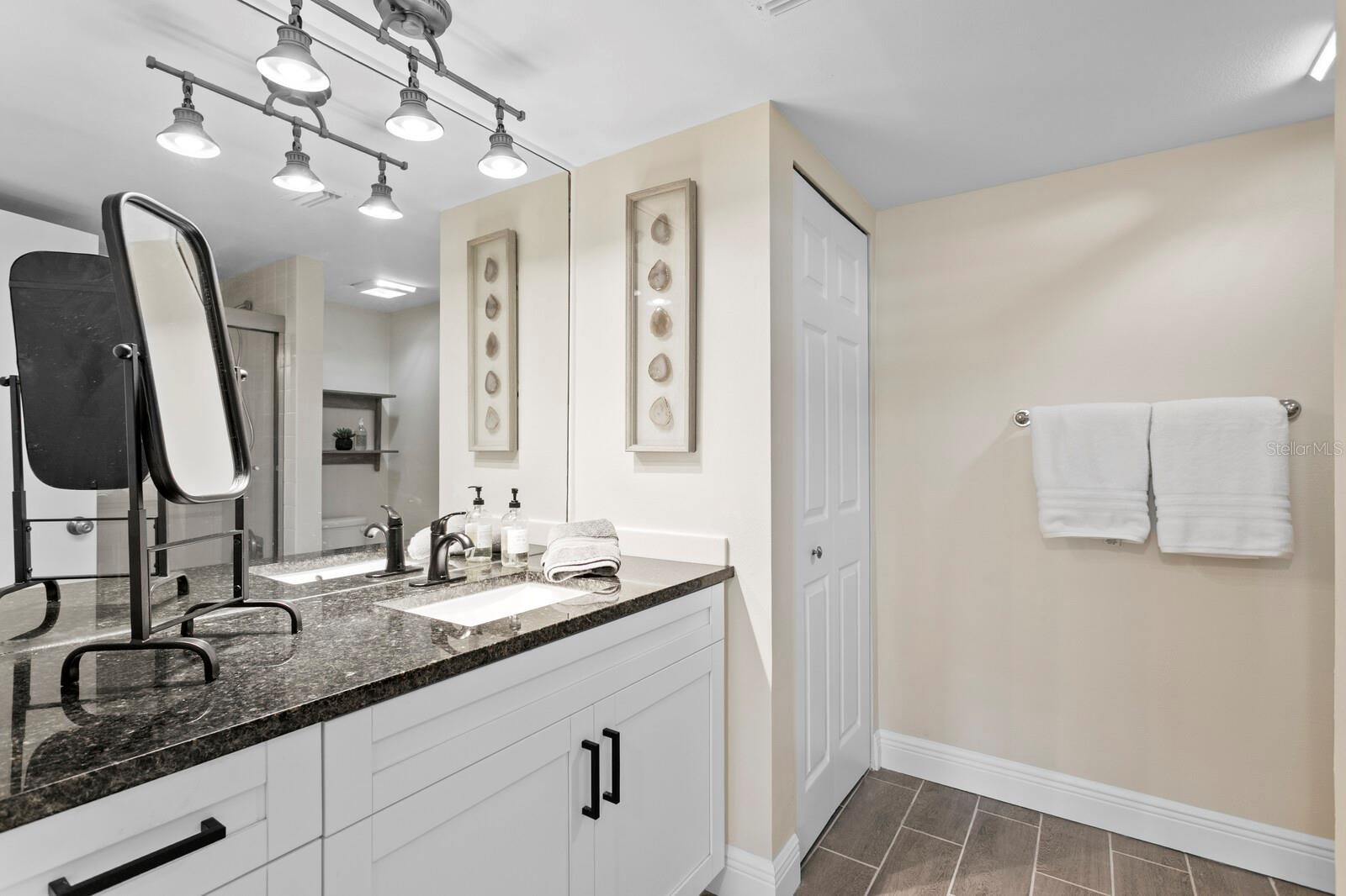 Image 14 of 22 For 100 Oakmont Lane 105