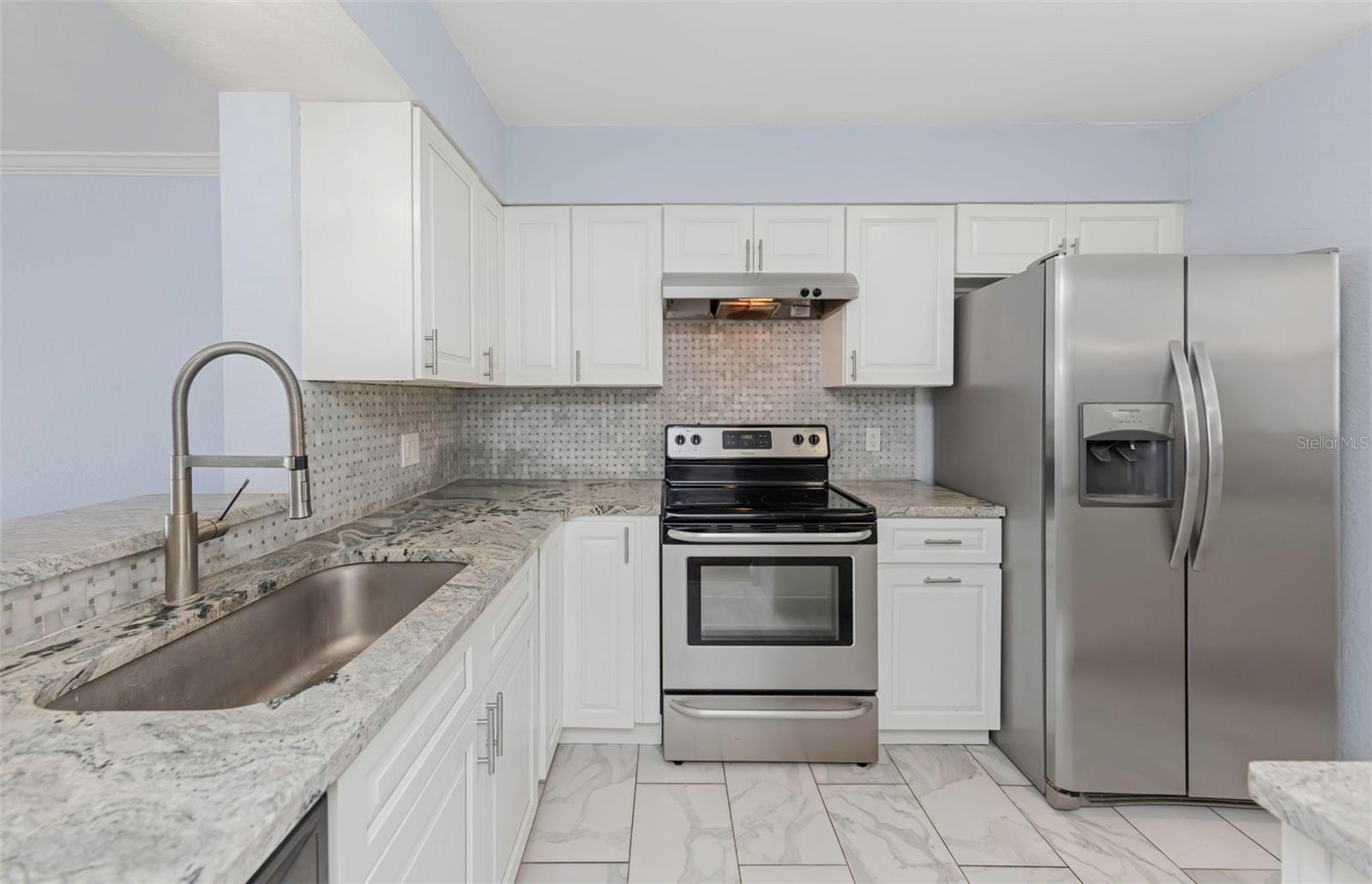 Image 12 of 57 For 1000 Cove Cay Drive 5d