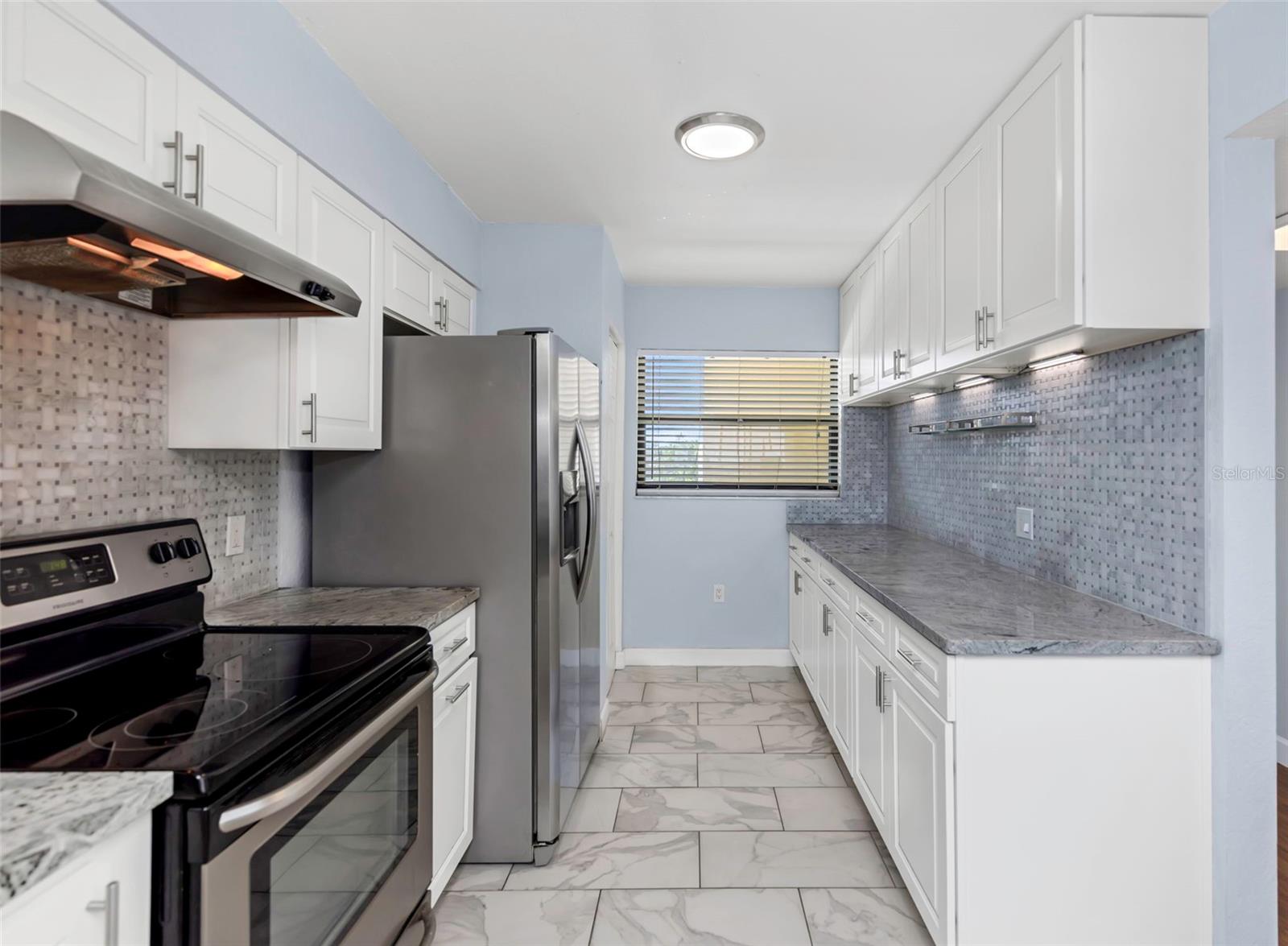 Image 14 of 57 For 1000 Cove Cay Drive 5d